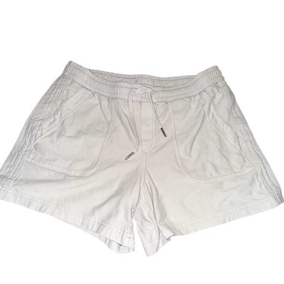 ATHLETA BIRCH GRAY FARALLON SHORTS - Picture 4 of 7
